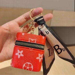 Fashion Jewelry Red Key Holder with Gold Accents
